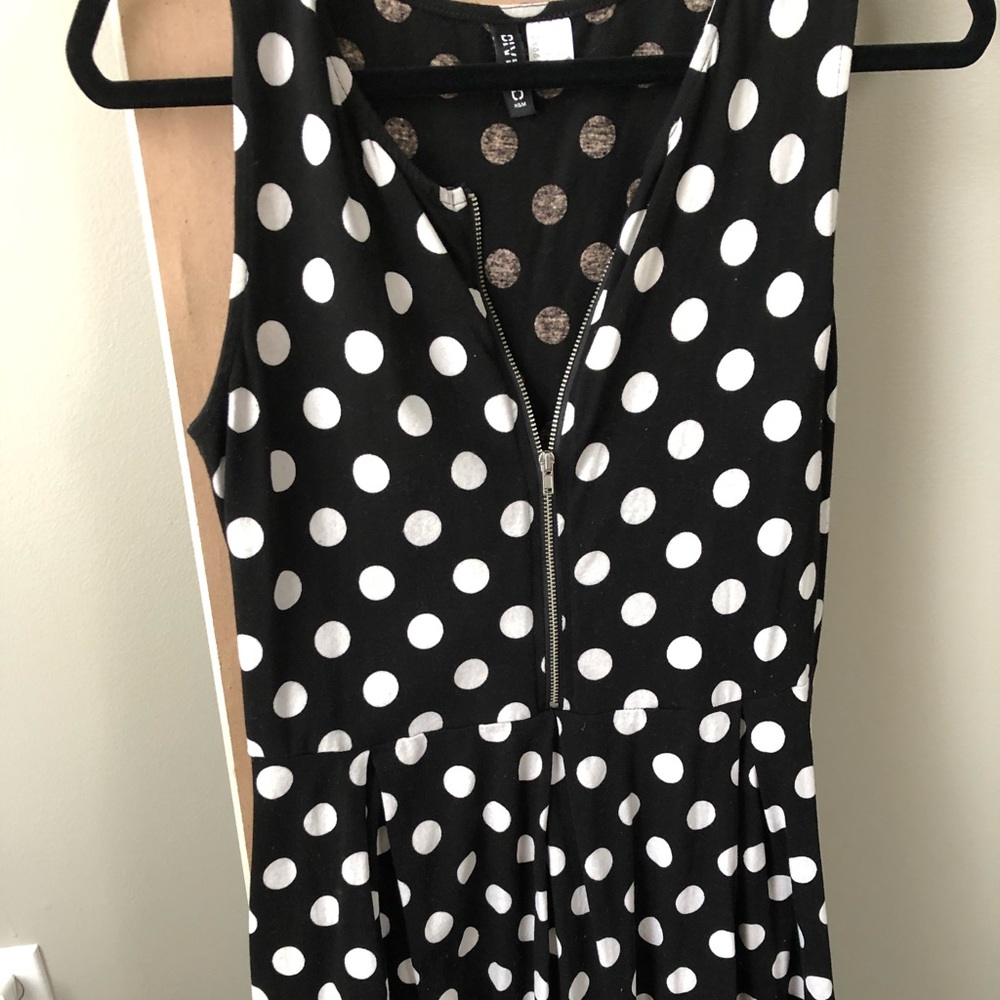 Polka dot zipper detail dress